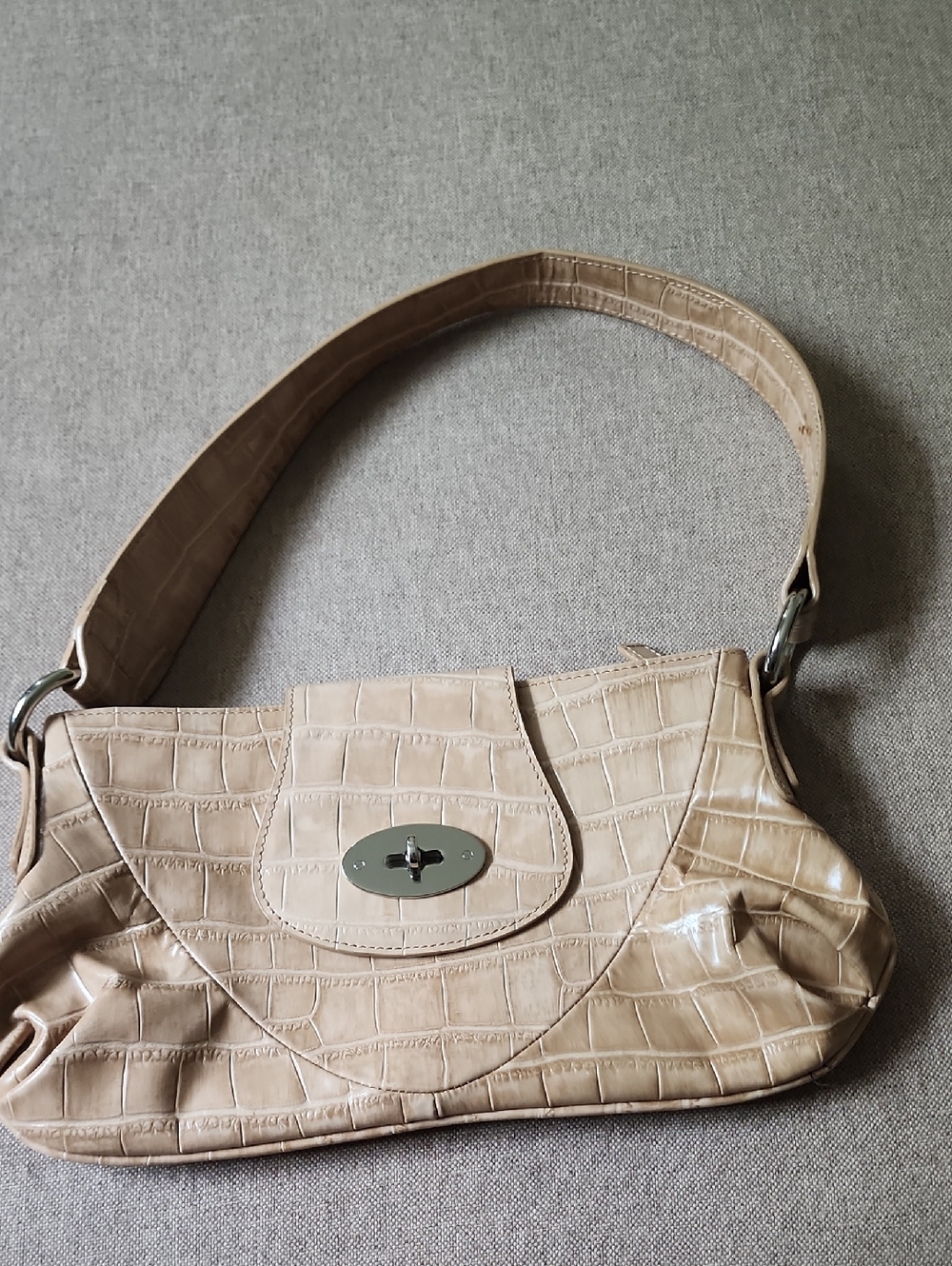 Danier Leather  Beige Croc-Embossed Shoulder Bag